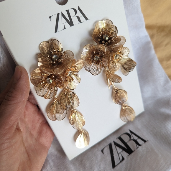 Zara Kate Middleton cascading floral earrings - Picture 7 of 10